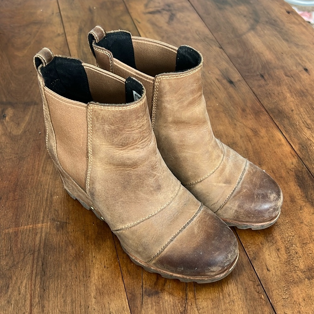 Women’s Sorel booties 7